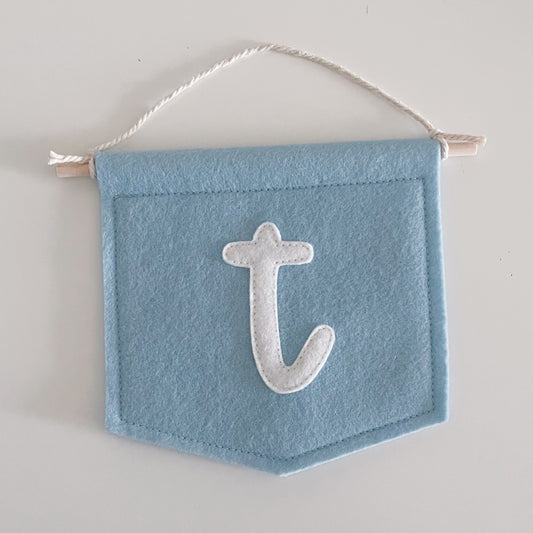 Felt mini flag - t